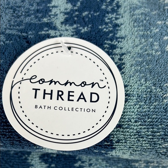 Common Thread Bath Towel Set Blue White Abstract Pattern 100% Cotton 2 pc NEW - Picture 2 of 7